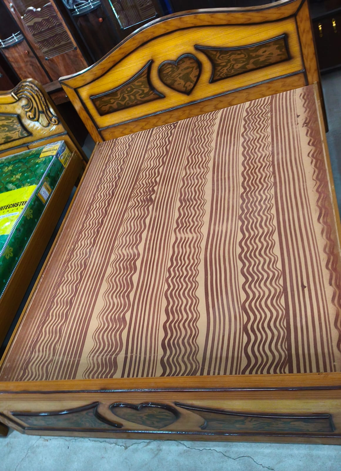 shesham wood queen cot (heart model)